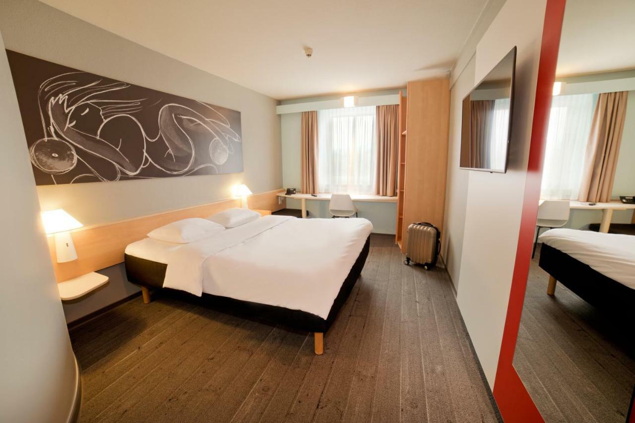 Ibis Hotel 2*
